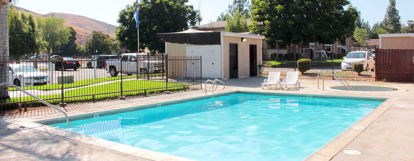 This image shows the Mountain Gate Apartments swimming pool